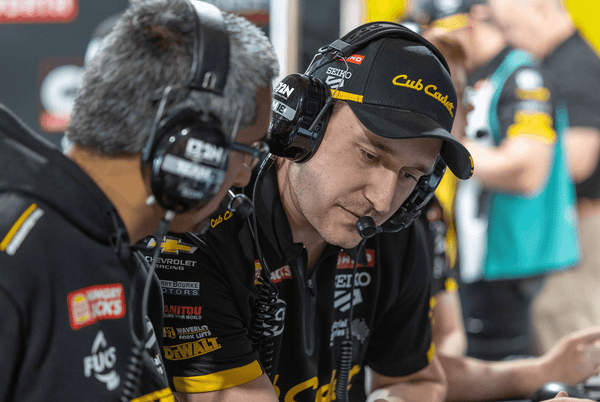 Supercars Team 18 Expands Its Communications Capability with D2N