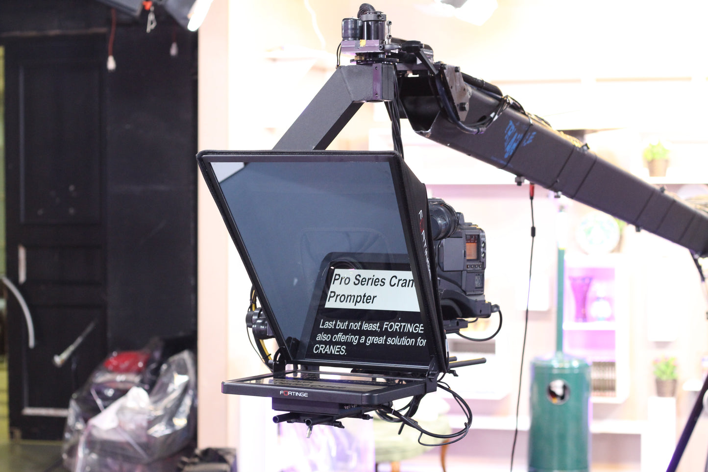 15" HIGH BRIGHTNESS CRANE TELEPROMPTER with SDI IN/OUT