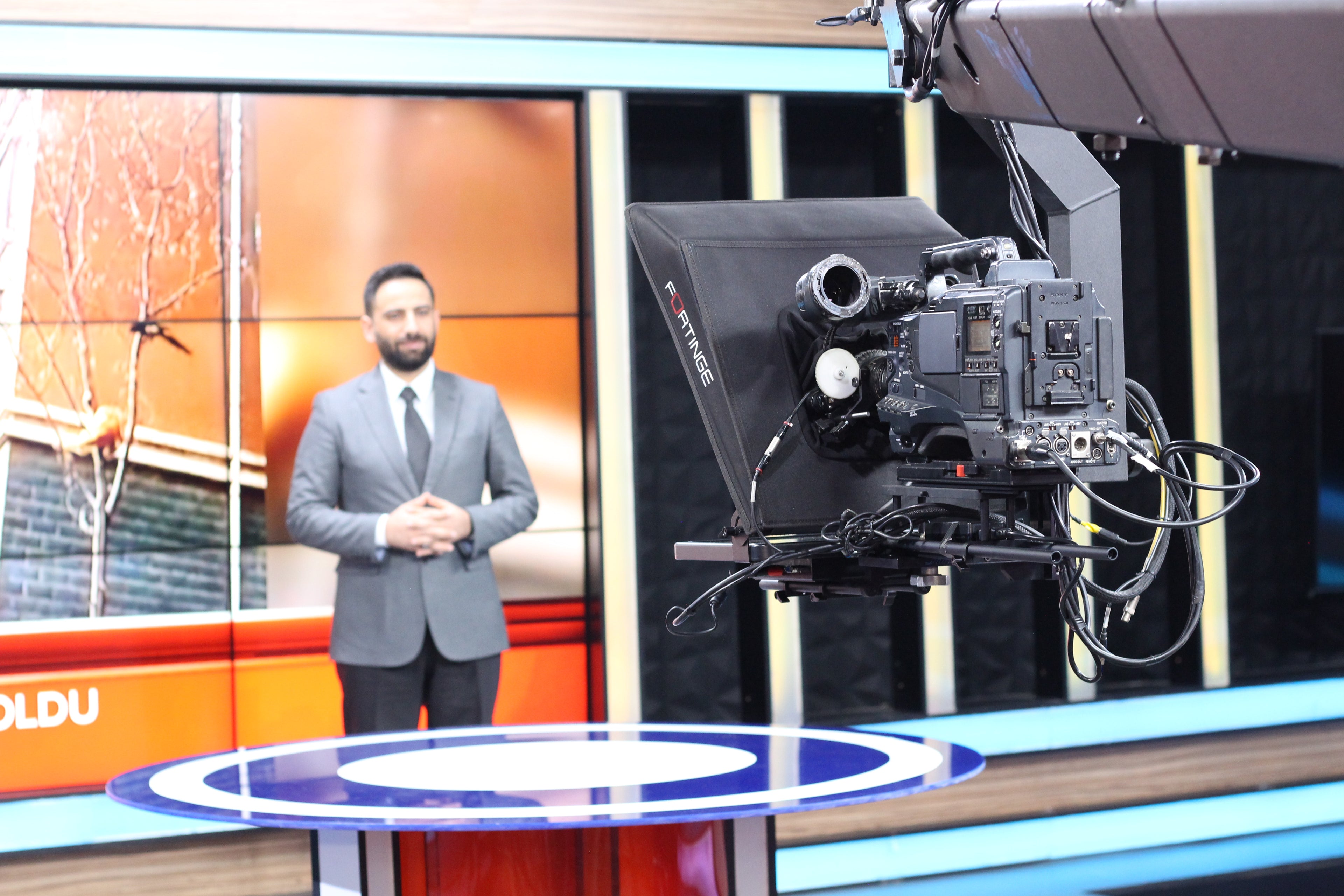 15" CRANE TELEPROMPTER